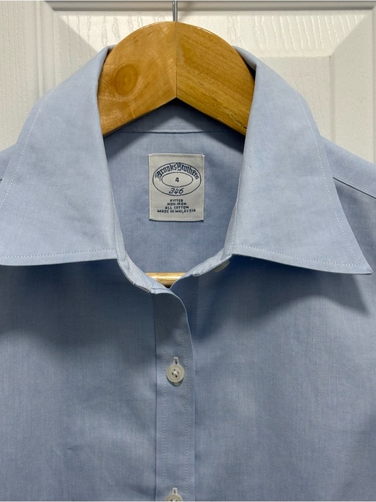 Brooks Brothers 346 Sleeveless Non-Iron Top. Collared Shirt, Blouse. Size 4 - Picture 4 of 12